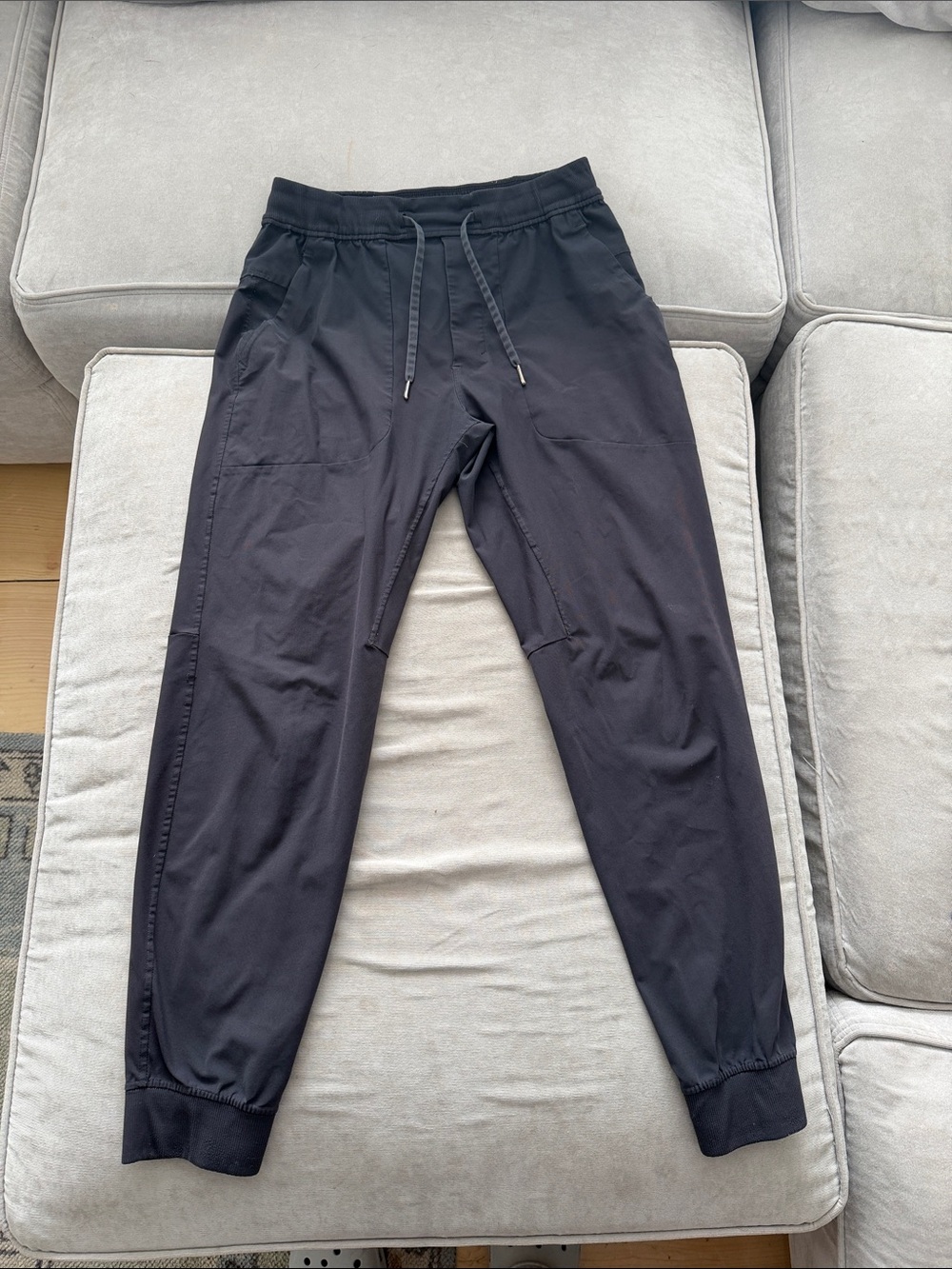 Men’s dark grey Lulu lemon ABC jogger